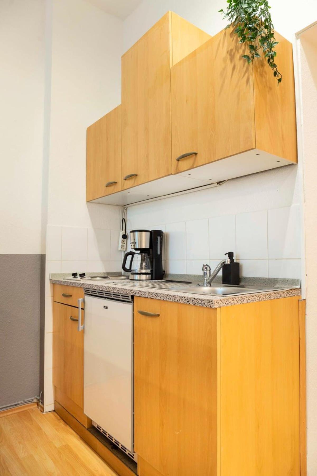 Cozy 2 Room Apartment Next To Hermannstrasse Berlin Luaran gambar