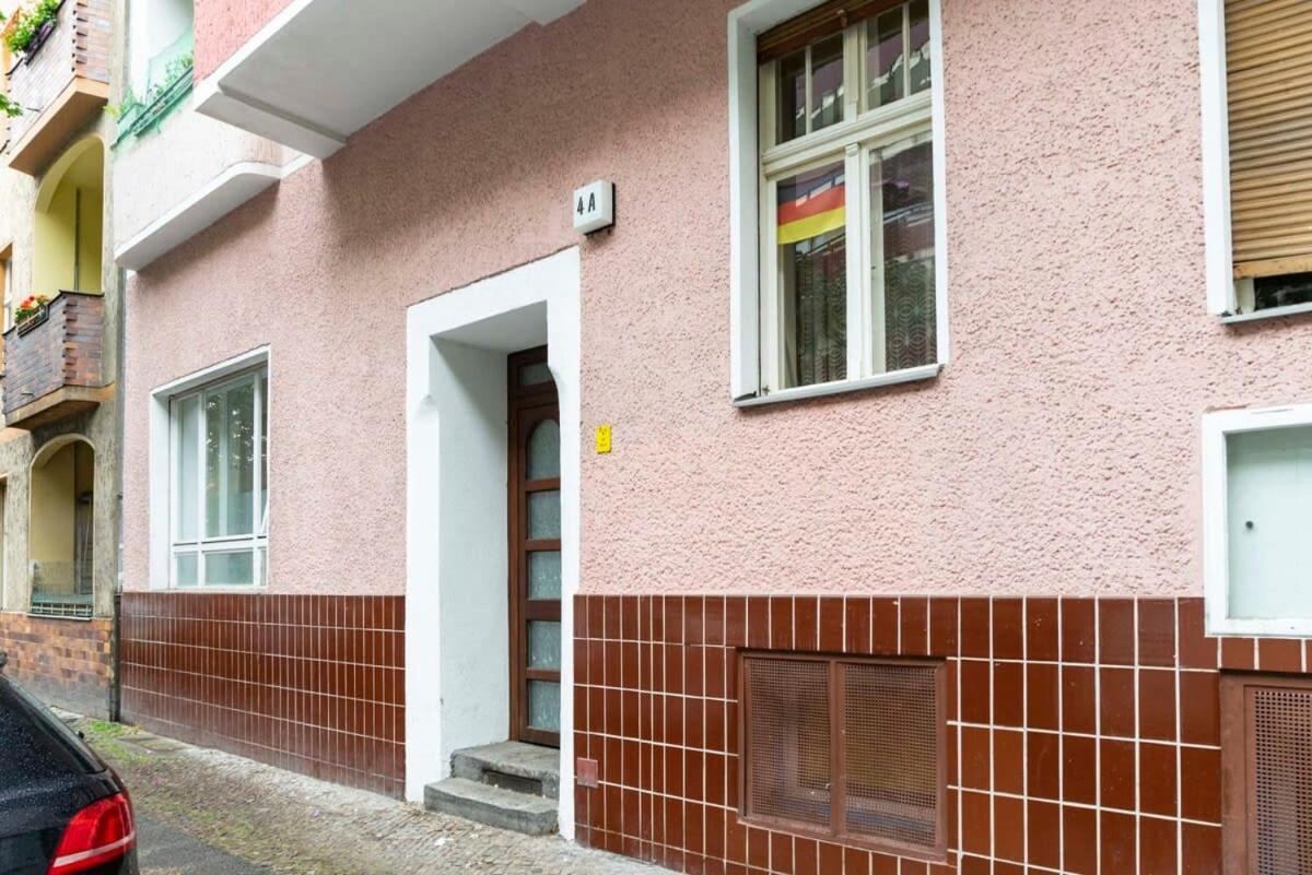 Cozy 2 Room Apartment Next To Hermannstrasse Berlin Luaran gambar