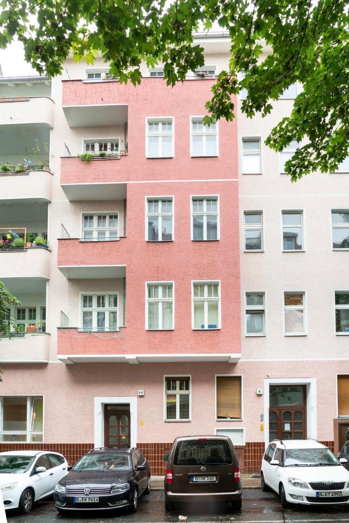 Cozy 2 Room Apartment Next To Hermannstrasse Berlin Luaran gambar